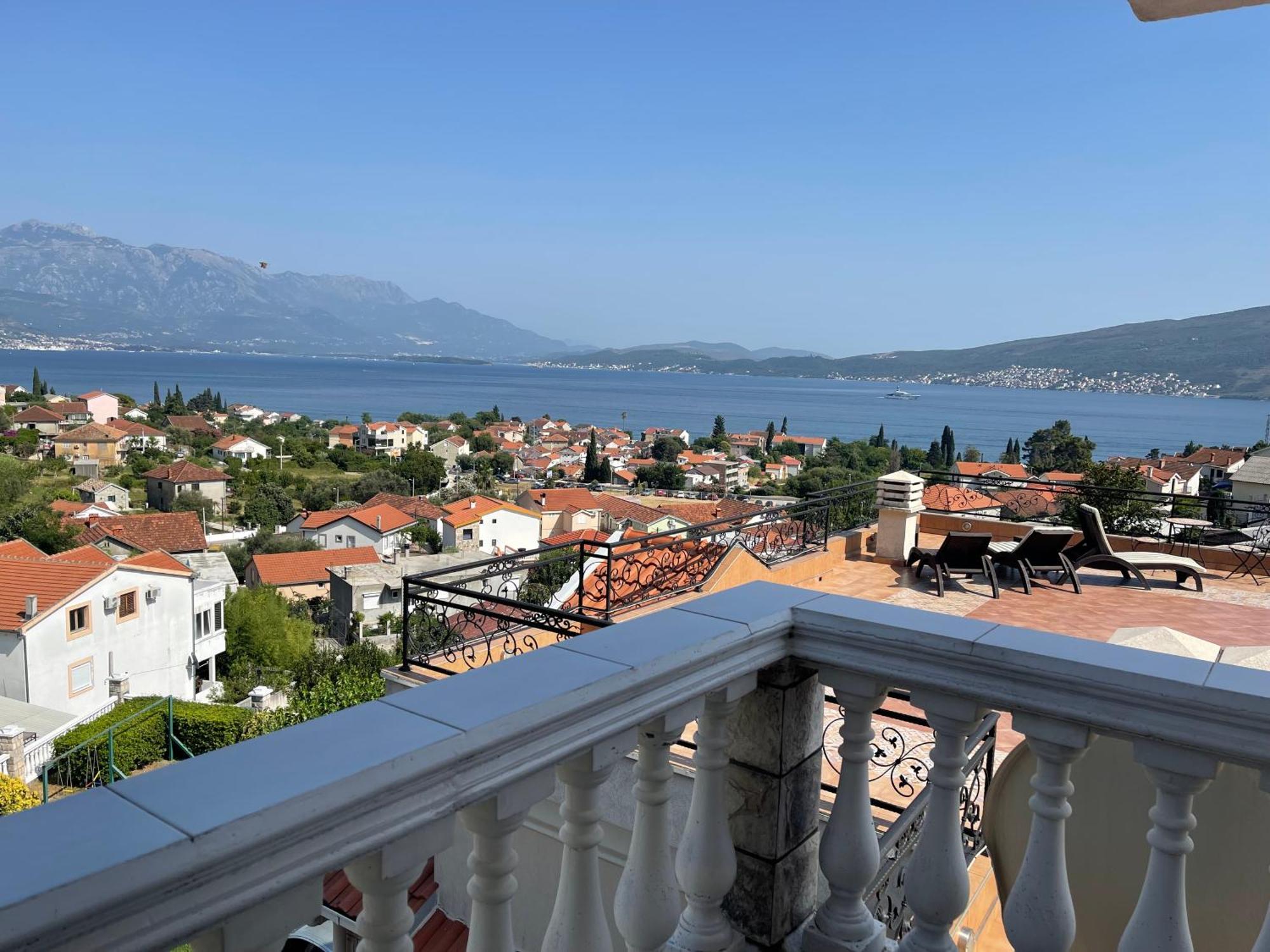 Monte Aria Panorama Suites Herceg Novi Pokoj fotografie